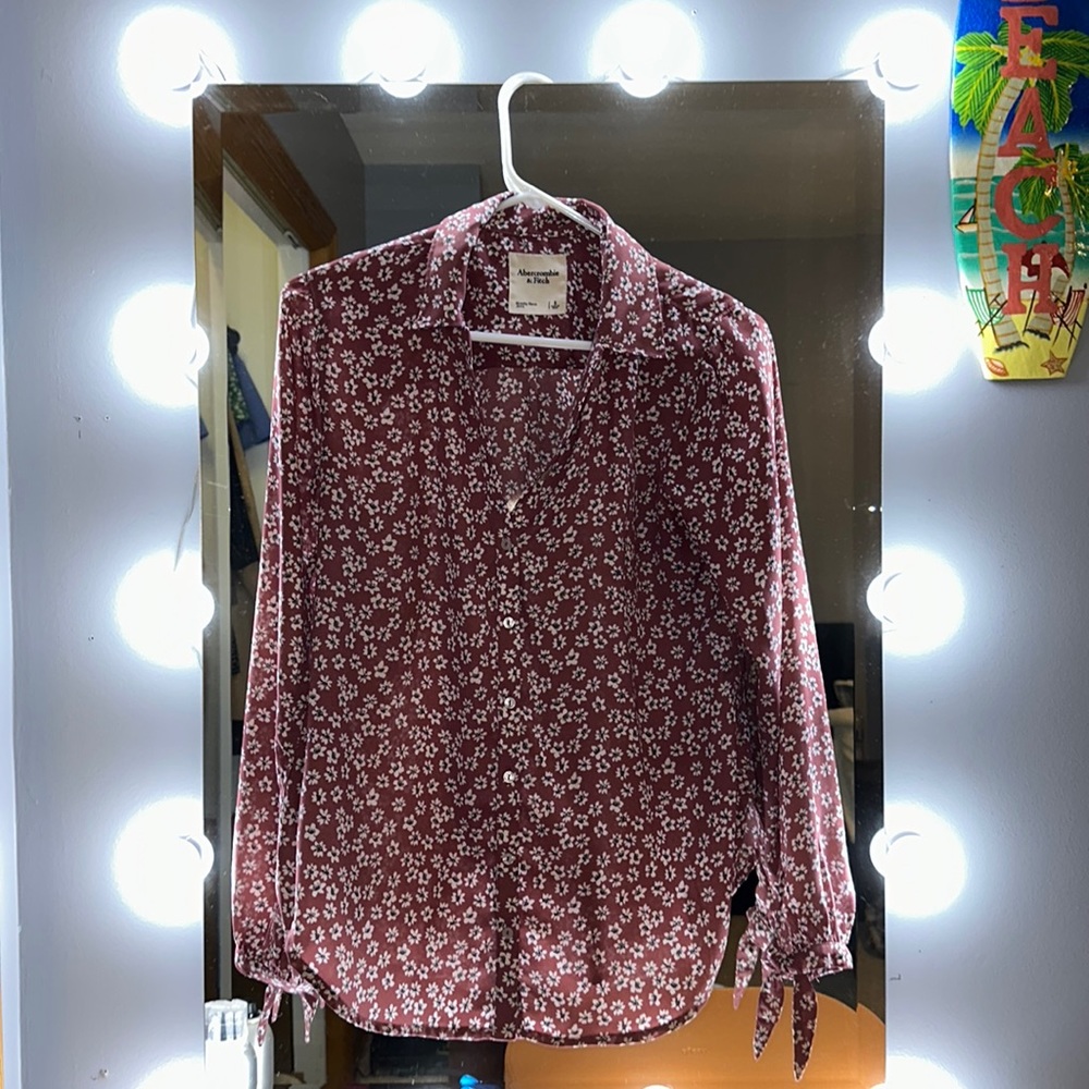 Abercrombie size small tie sleeve button up blouse